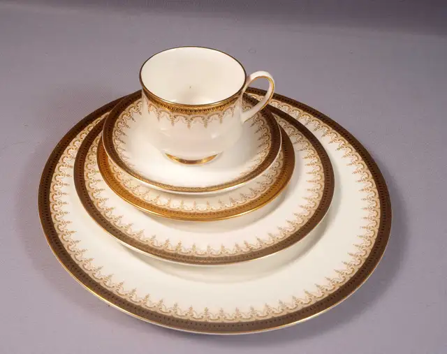 Paragon ATHENA Gold DINNER SET65070972632962122
