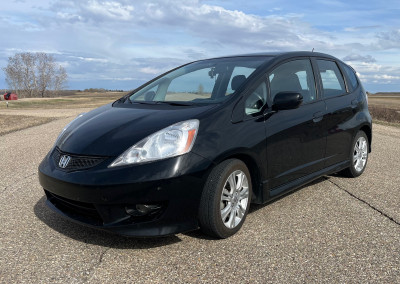 2009 Honda Fit Sport automatic, 2 owner, not winter driven