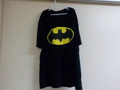 Superman And Batman T Shirts Size Large, View more