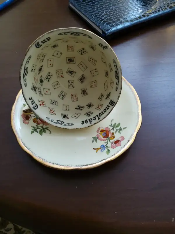 Cup of knowledge in Arts & Collectibles in Ottawa - Image 2