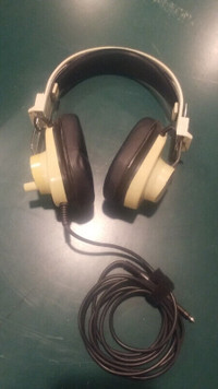 Older style Headset with quarter inch jack