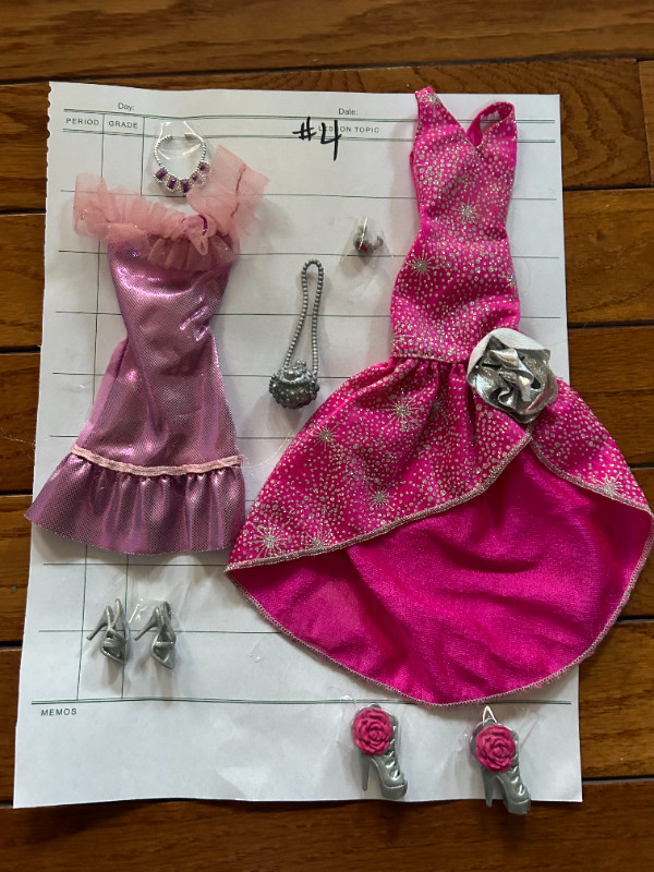 18 more Barbie outfits in Toys & Games in Windsor Region - Image 4