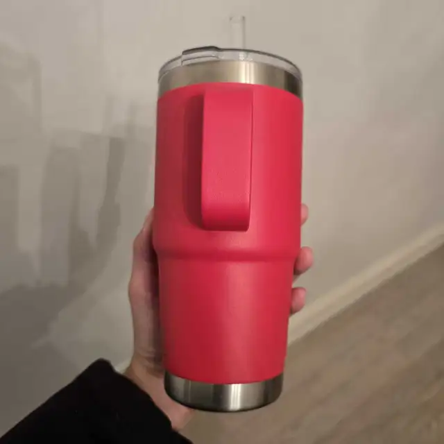 YETI Rambler 25 Oz Straw Mug Rescue Red in Fishing, Camping & Outdoors in City of Toronto - Image 3