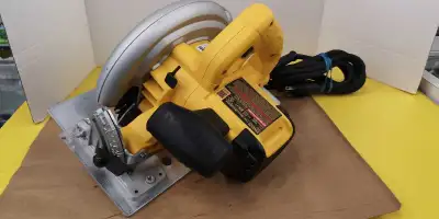 Scie Circulaire Dewalt, View more