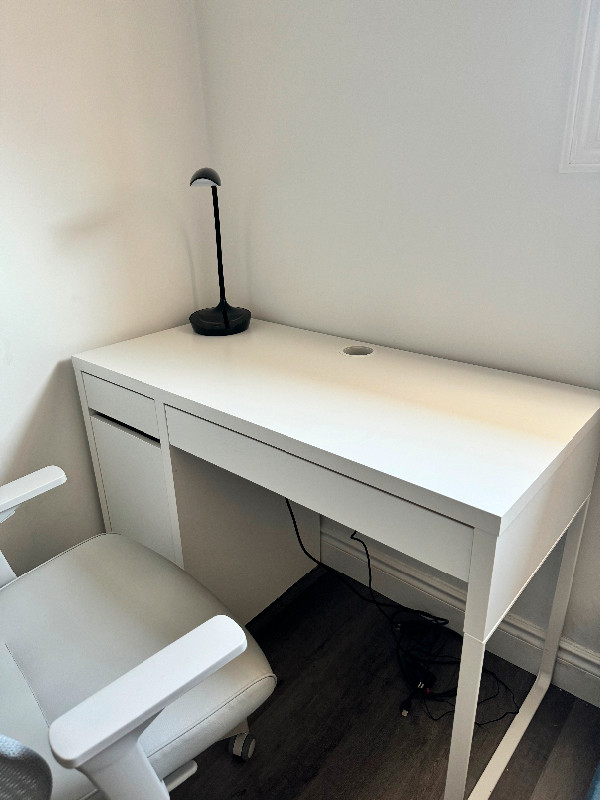 Desk and chair in Desks in Hamilton - Image 2