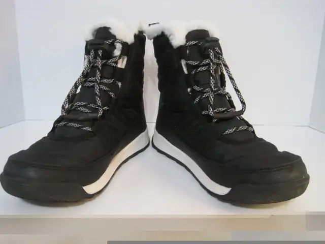 Boys' Sorel Winter Boots Size 3Y in Other in Oakville / Halton Region - Image 4