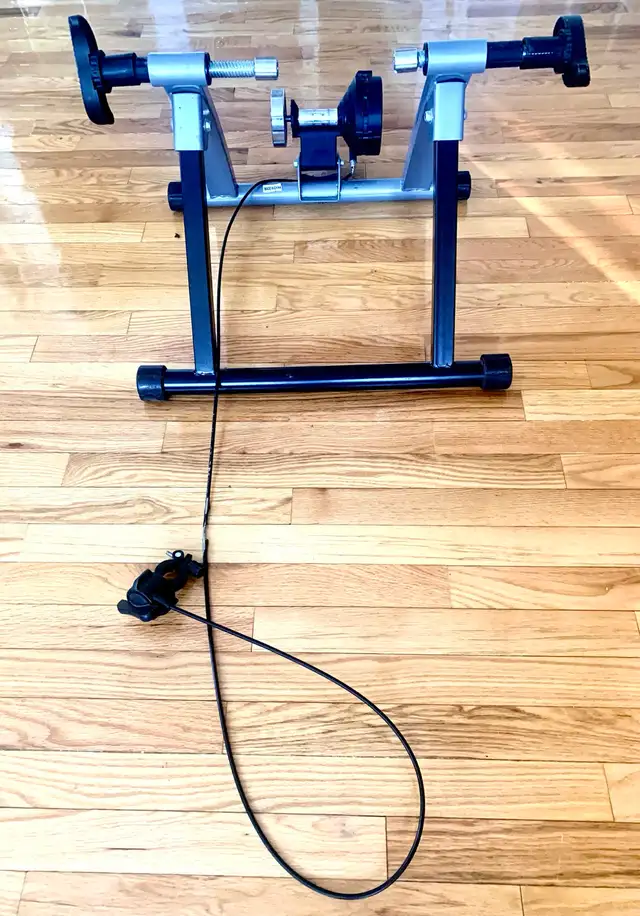 Indoor Magnetic Bike BicycleTrainer Stand 5 Level Resistance in Other in Ottawa - Image 9