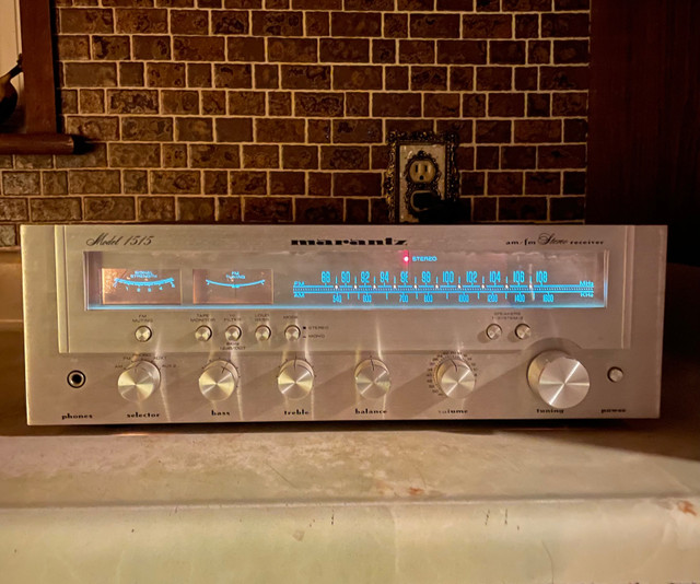 MARANTZ Model 1515 Stereo RECEIVER / AMP Amplifier EXCELLENT!! in Stereo Systems & Home Theatre in Hamilton