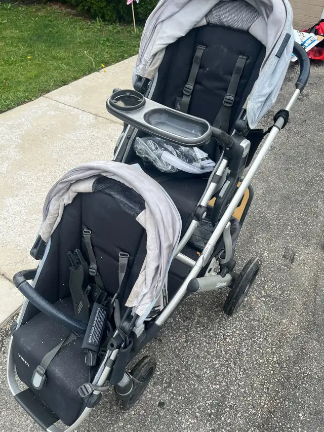 Uppababy Vista Stroller, piggy back, bassinett in Strollers, Carriers & Car Seats in Mississauga / Peel Region - Image 3