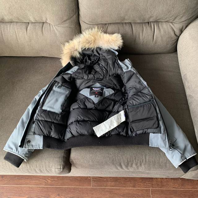 Canada Goose Youth XS (6) Winter Coat in Kids & Youth in City of Toronto - Image 3