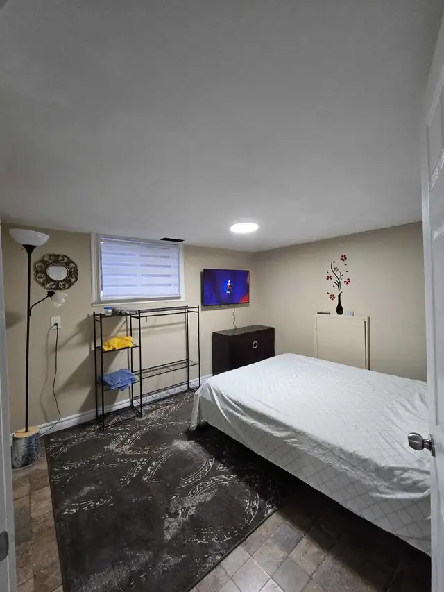 Private Room for Rent – OPG Workers Only (Pickering) in Room Rentals & Roommates in Oshawa / Durham Region - Image 2