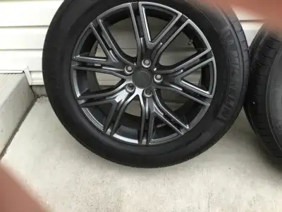 Set of 4 Michelin energy all season tire on charcoal grey wheels. Tires are 235/55R17 with no patche...