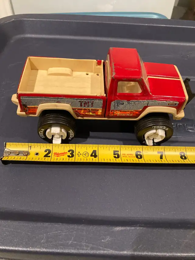 Pressed Metal Tonka Truck 1980s in Toys & Games in Oshawa / Durham Region - Image 7