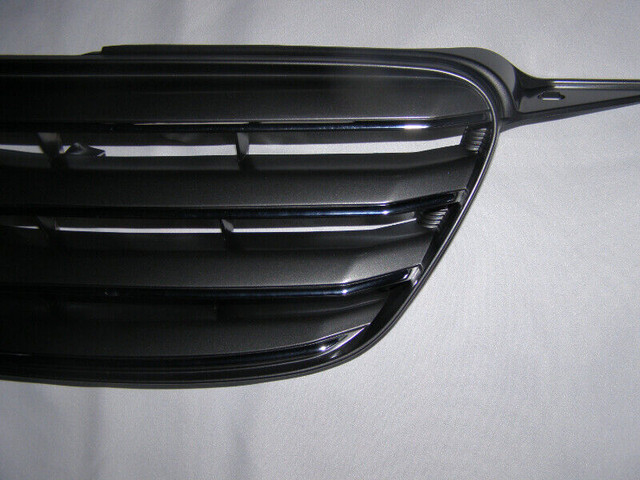 NEUF Grille avant Toyota Corolla 2003 - 2008 New Front Grill dans Pièces de carrosserie  à Longueuil/Rive Sud - Image 4