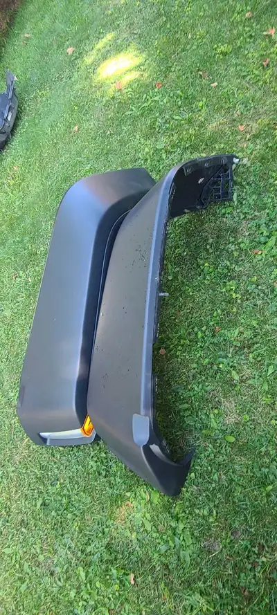 Jeep wrangler fender flares Came off a 2021 JL Both in good condition Cheers