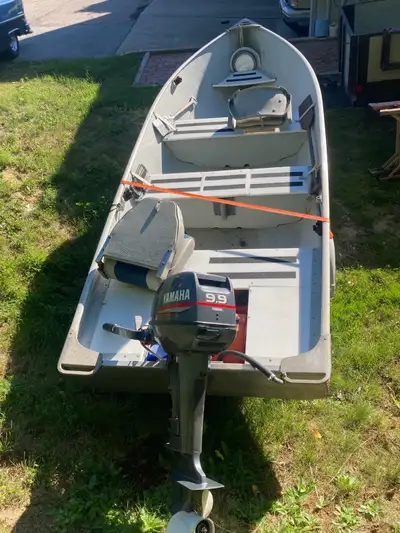 14 foot LUND Aluminum Boat and EZ load trailer. new Teflon strata with anti-slip strips, 1998 - 15 H...