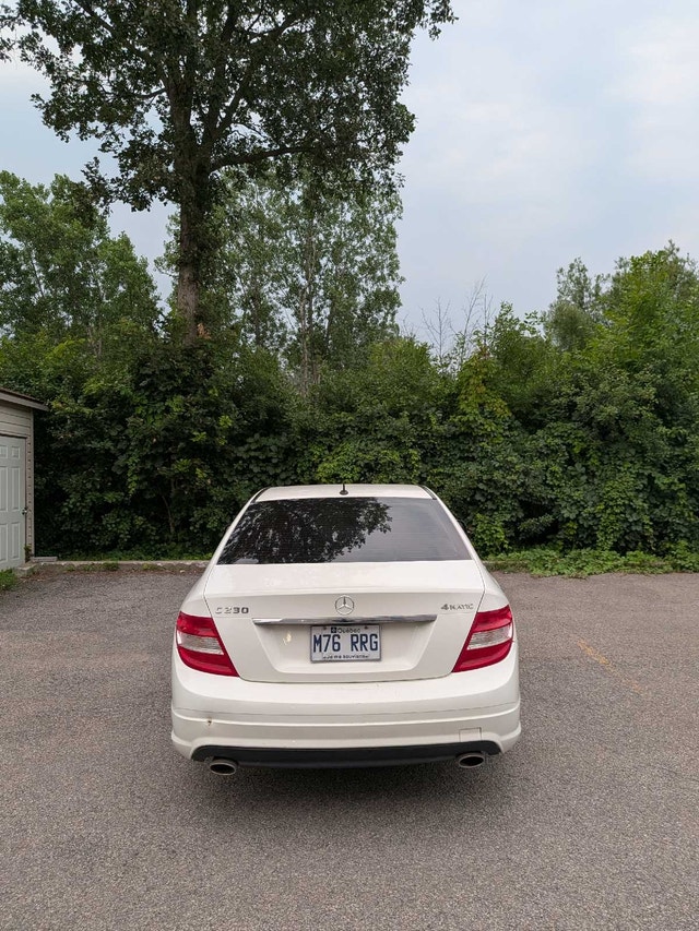 Mercedes-Benz C230 4MATIC 2009 — photo 3
