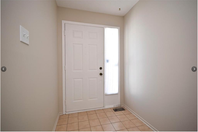 Lovely 3+1 bedrooms, 3.5 bathroom Single home with double garage offers a fantastic layout in Craig...