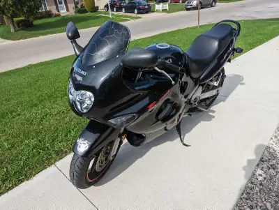 2001 Suzuki Katana gsxf 750 runs a drives great never any issues. Maintenance done every spring. Sho...