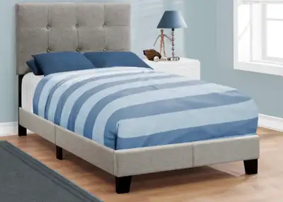 Lit simple avec matelas et sommier, View more