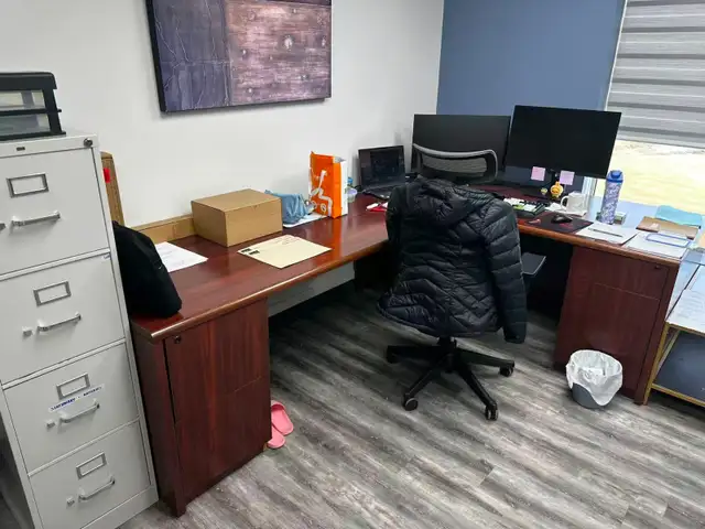 Office Desk - Furnitures - moving sale in Desks in Calgary - Image 7