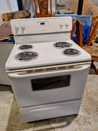 Four marque frigedaire