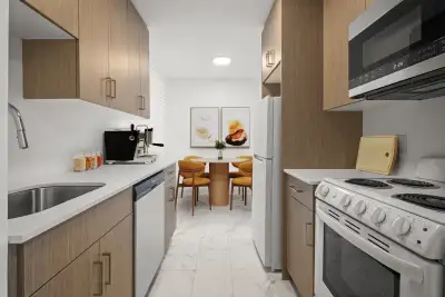 800 Beverley Located in Wolseley Area! On Site Features Parking Video Surveillance Storage Lockers W...