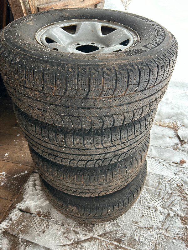 Toyota Tacoma 265/70R16 winter tires and rims $400 in Tires & Rims in Thunder Bay - Image 4