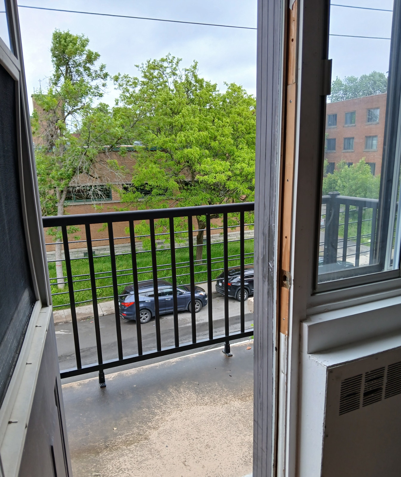 3 Bedroom 1 Bathroom Apartment at 5590 Legare — photo 3