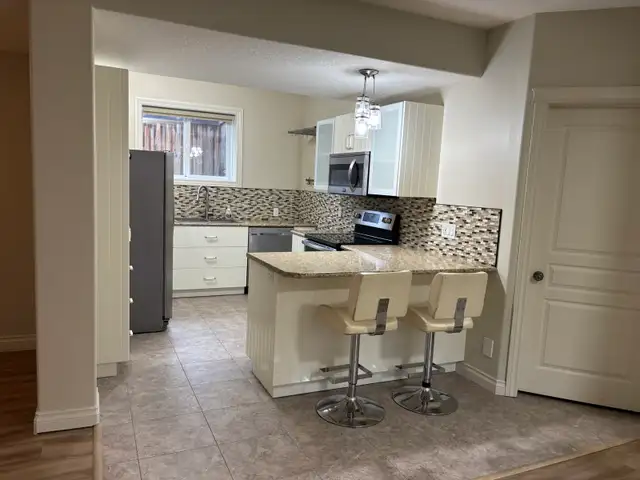 Bright Walkout Basement Suite Westerra Stony Pla