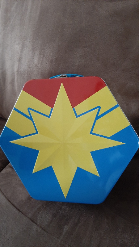 Captain Marvel Collectible Tin Lunch Box in Arts & Collectibles in Sarnia