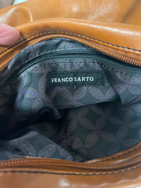 Franco Sarto~Crossbody purse~Messenger Bag in Women's - Bags & Wallets in Barrie - Image 4