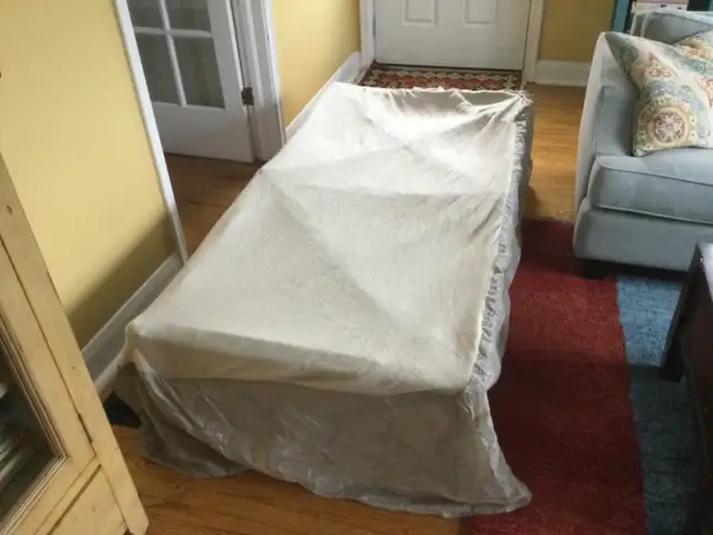 Twin Inflatable Bed in Beds & Mattresses in Oshawa / Durham Region - Image 8