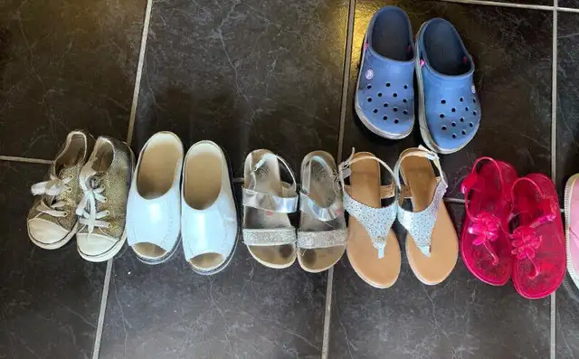 Different Girl Sandals and Shoes  (Size 8-9-10) in Kids & Youth in Markham / York Region - Image 3
