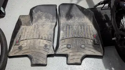 Tapis d'hiver WeatherTech Chevrolet Volt 2018 Prix neuf : 212$ Prix : 100$