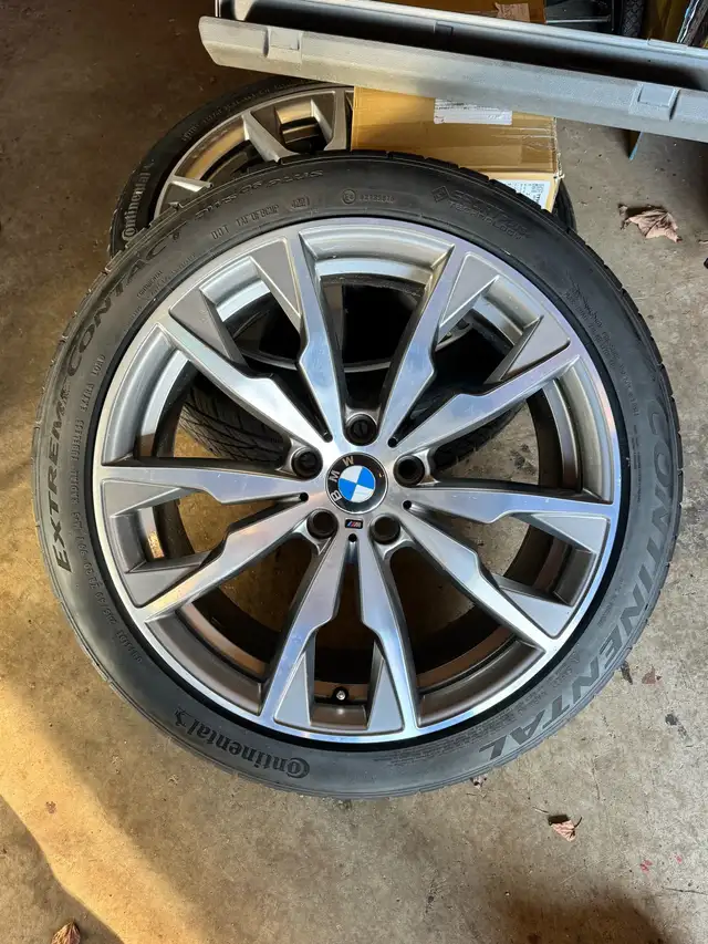  (5x120) Staggered 20 inch BMW Rims and Continental Tires in Tires & Rims in Guelph - Image 5