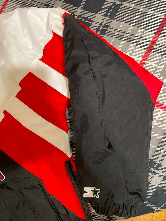 Toronto Raptors Starter Pull Over Jacket Size Large in Men's in City of Toronto - Image 6