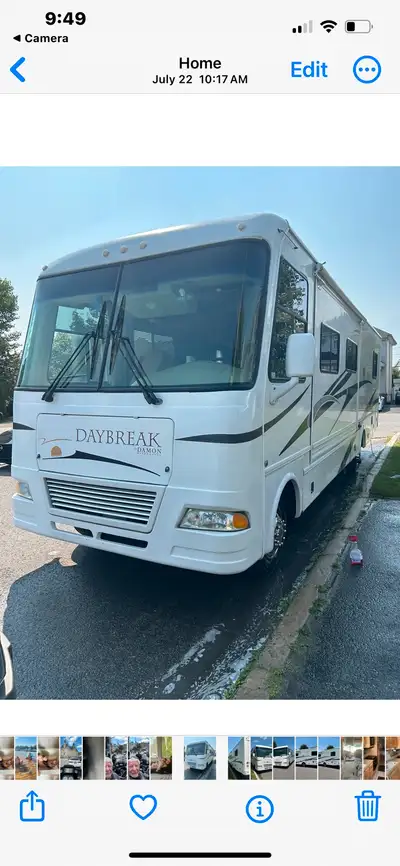 Damon daybreak 2007 34 feet 2 ac Hydraulic shocks, tires and battery two years old two owners in per...