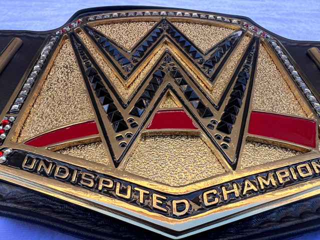 WWE Undisputed Champion  Roman Reign Belt replica in Arts & Collectibles in Oakville / Halton Region - Image 3