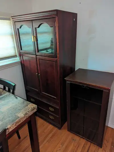 Display cabinets - $40 - pick up only 