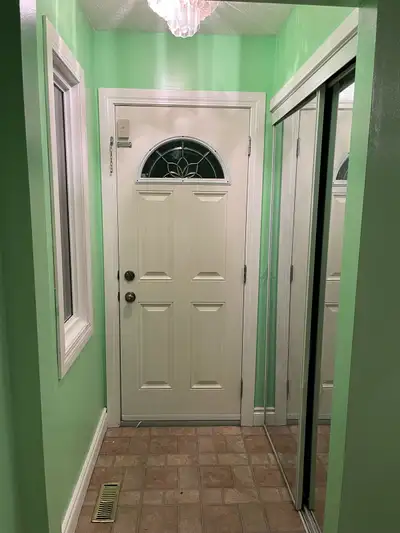 Beautiful 3 bedrooms 2 full bathrooms house including a den with a closet. The house is not far from...