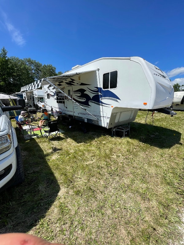 35 ft Toy Hauler for sale FINANCING AVAILABLE Travel Trailers