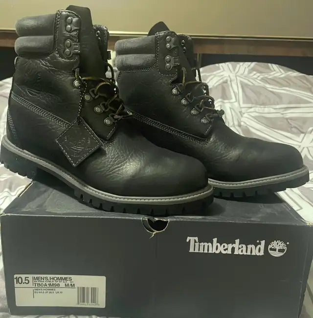 TIMBERLAND BOOTS in Men's Shoes in City of Toronto - Image 4
