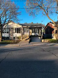 House for rent, Montreal, 4 beds+2 bathrooms+garage