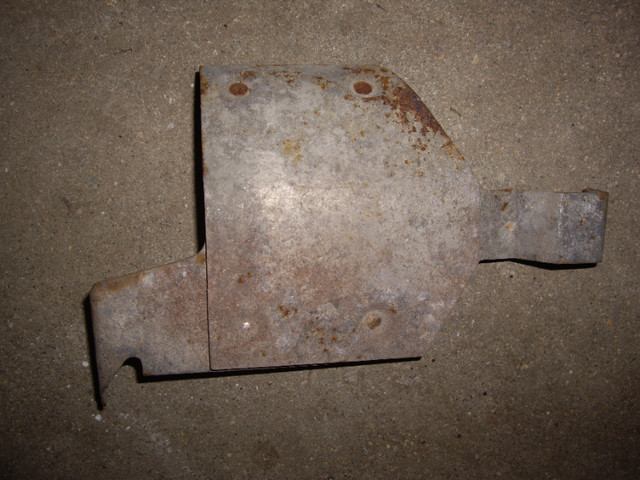 1977-81 Firebird OEM starter heat shield in Engine & Engine Parts in Winnipeg