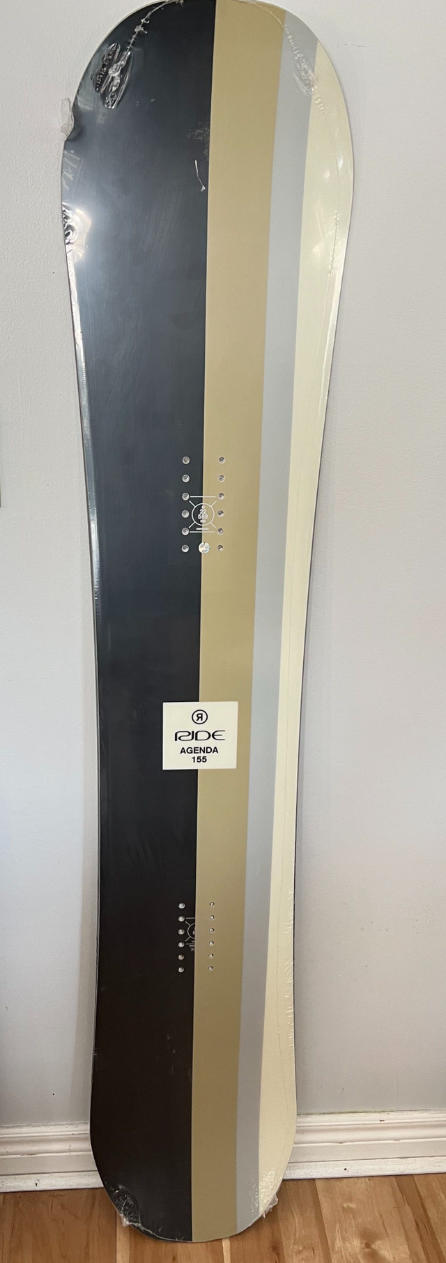 $450 New Ride Agenda Unisex Snowboard 155cm in Snowboard in Markham / York Region - Image 2