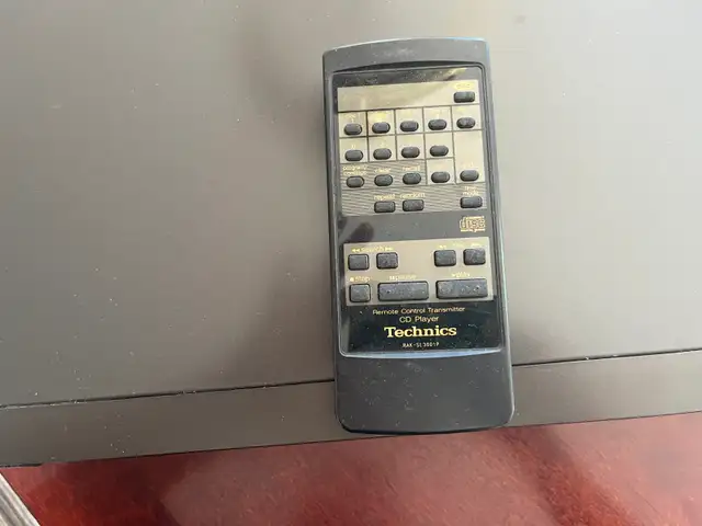 Vintage Technics SL-PC33, 5 Disc Rotary CD Changer in Stereo Systems & Home Theatre in Markham / York Region - Image 4