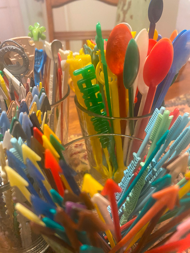 Vintage swizzle/stir sticks - ($ iin description) collectibles dans Art et objets de collection  à Ville de Montréal