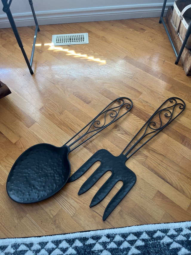 Giant spoon and fork in Home Décor & Accents in Leamington