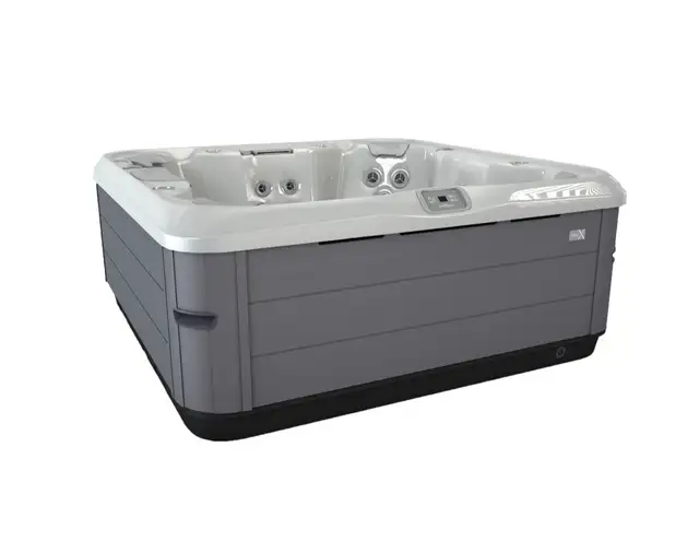 Hot Tub Floor Model Blowout! in Hot Tubs & Pools in Guelph - Image 5